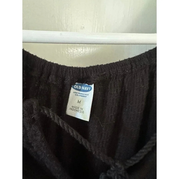 Old Navy Women’s size medium black blouse - Picture 5 of 7